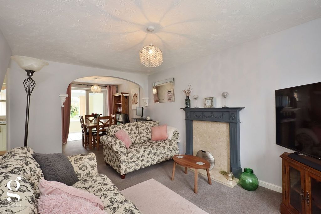 Property photo 2 of 21