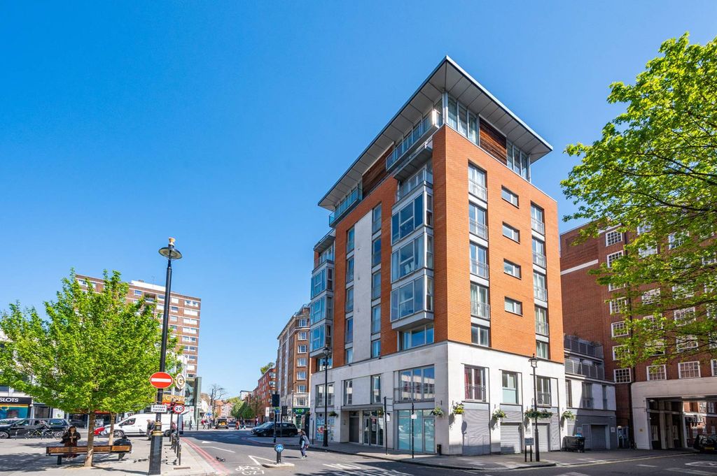 Property photo 2 of 18