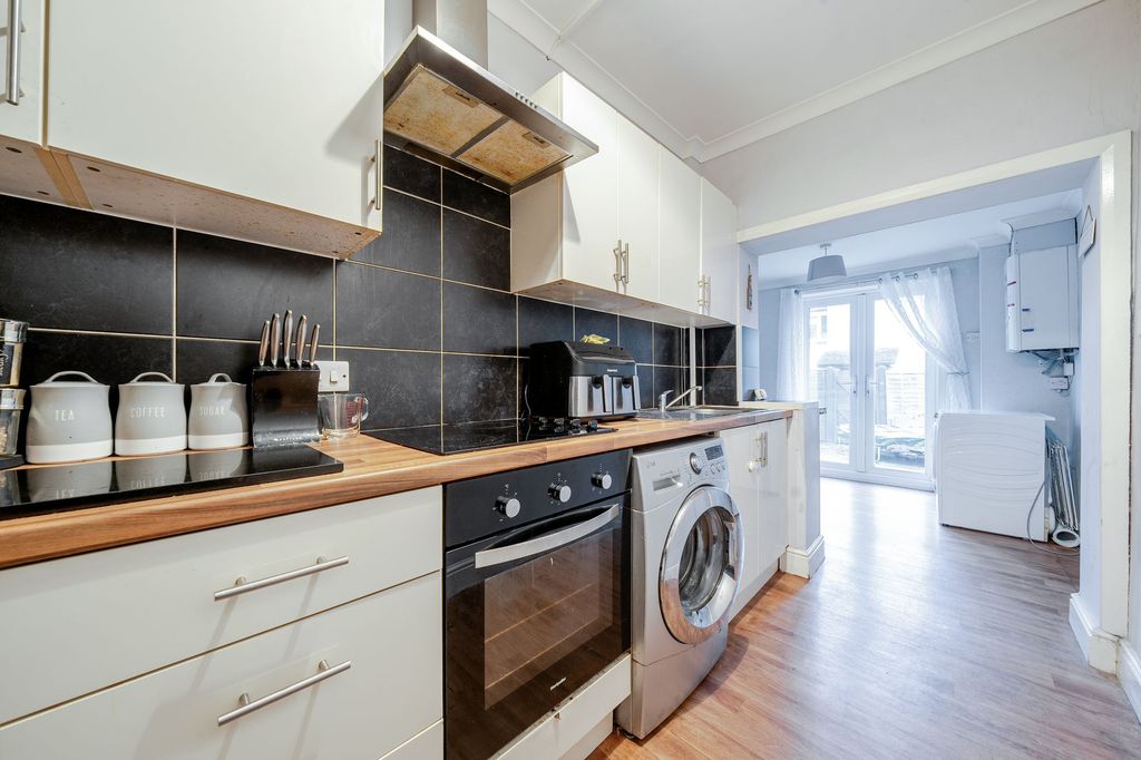 Property photo 2 of 16 Kitchen