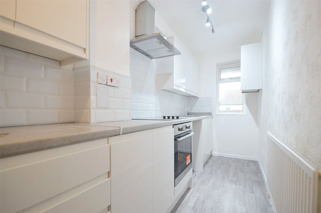 Property photo 3 of 13 Picture No. 24