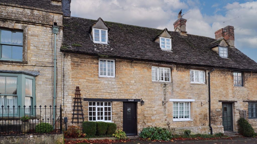 Property photo 2 of 14 Front View