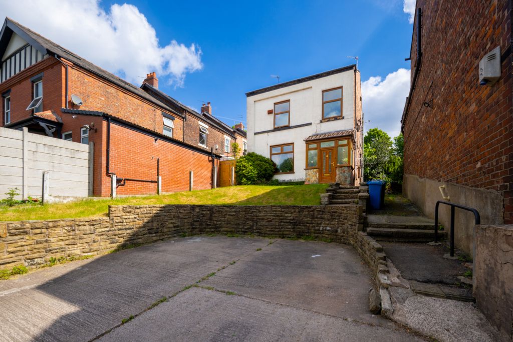 Property photo 1 of 27 Polefield House, 922 Rochdale Road, Manchester M9 7El