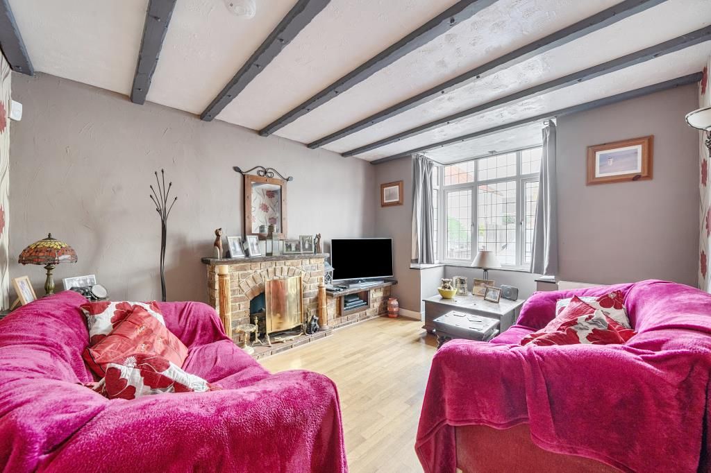 Property photo 3 of 31 Kitchen