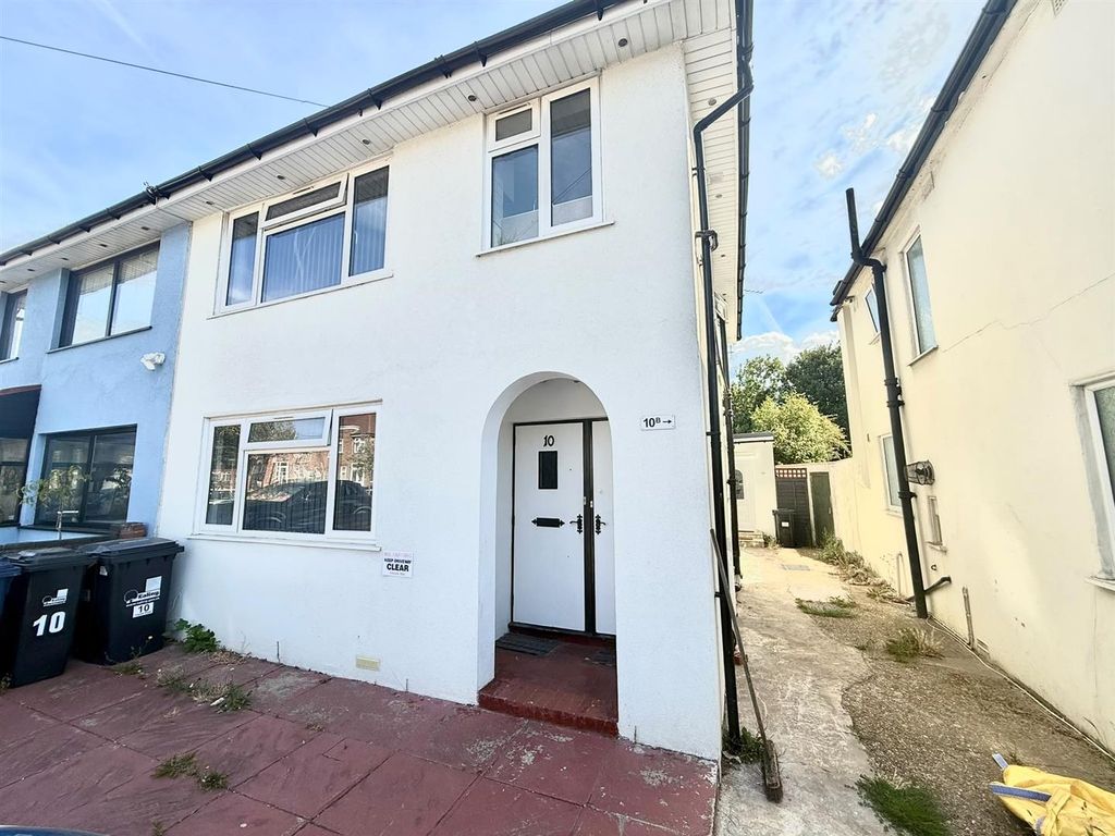 Property photo 1 of 6 External