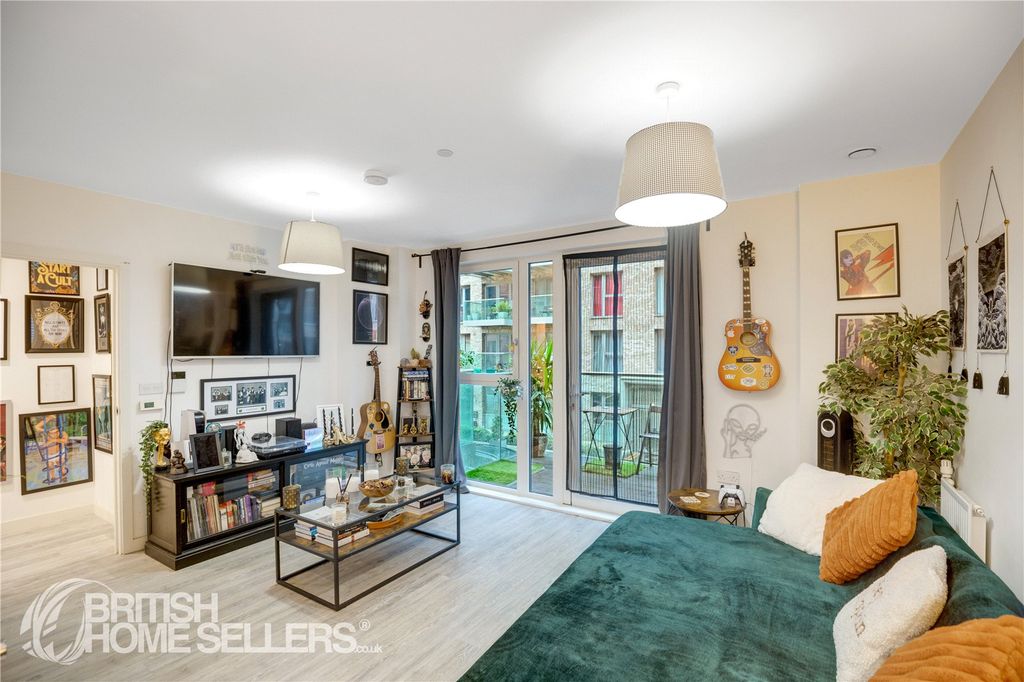 Property photo 2 of 15 Picture No. 13