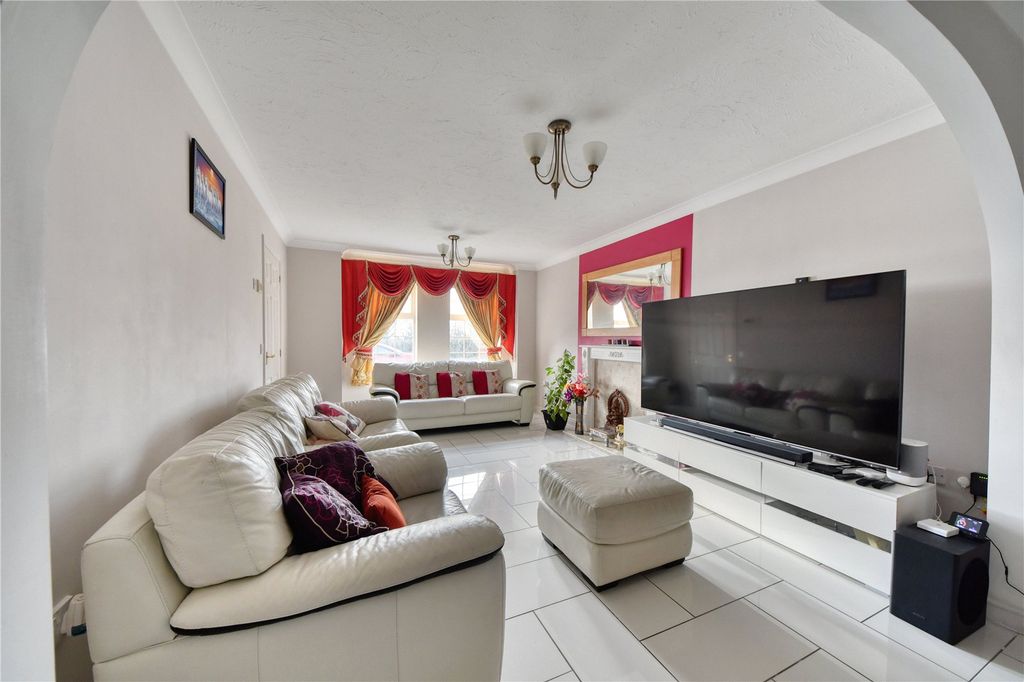 Property photo 3 of 26 Picture No. 25