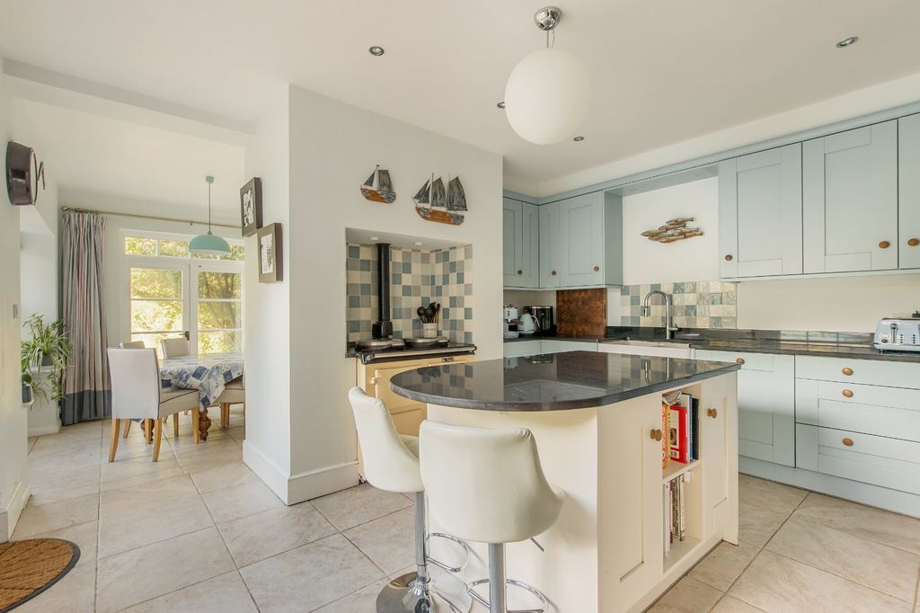 Property photo 2 of 16 Kitchen