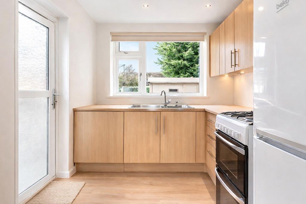 Property photo 2 of 16 754c8d5B-B5c4-4Baf-B9E0-25Ecc62Cdc6A.Png