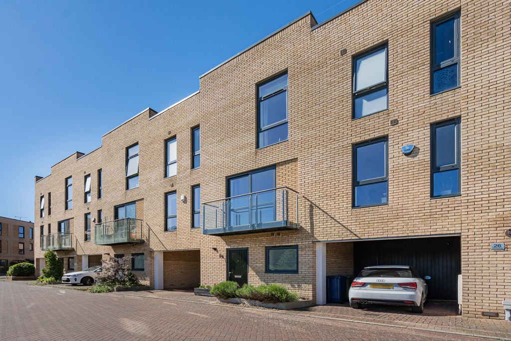 Property photo 2 of 36 1680447