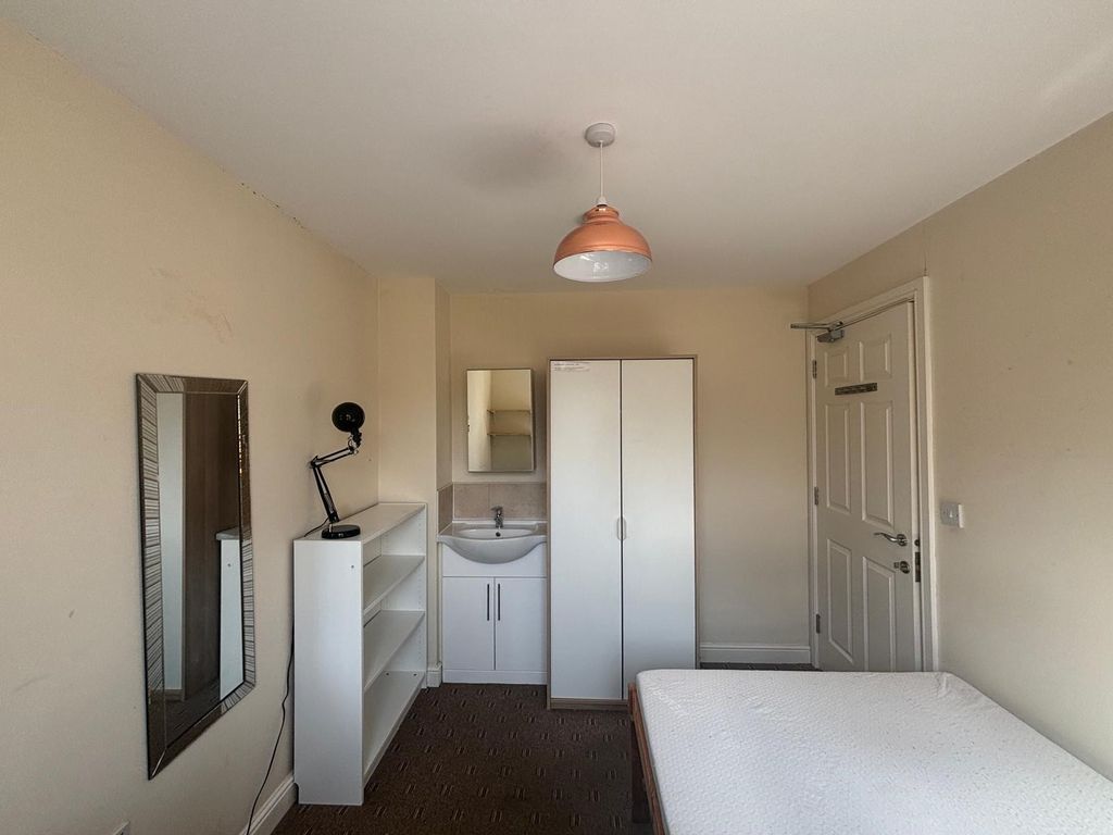 Property photo 2 of 3