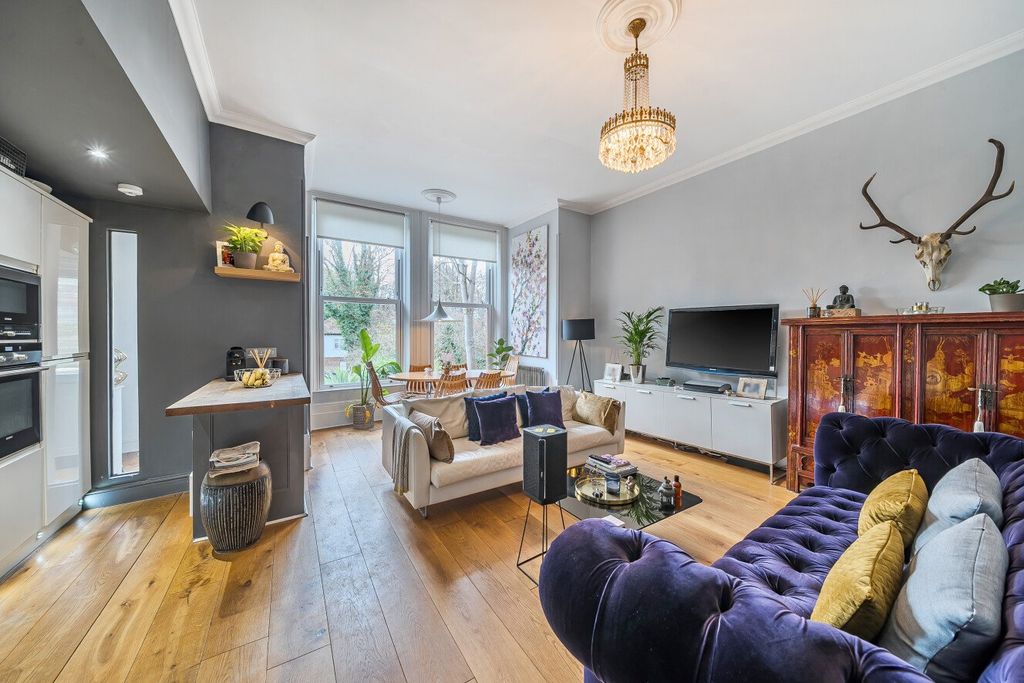 Property photo 2 of 18 Picture No. 12