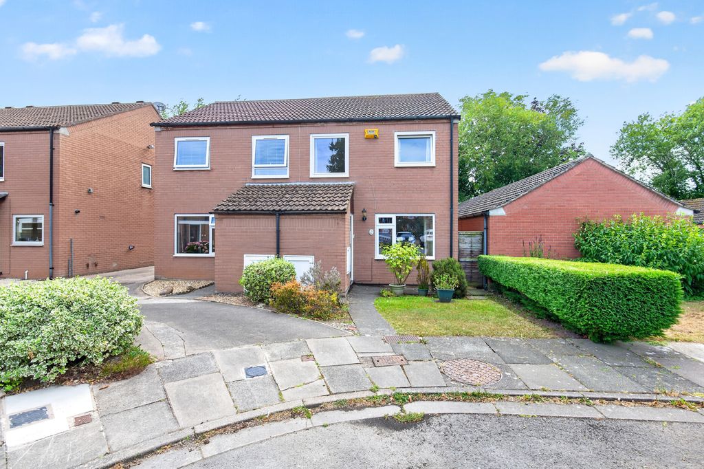 Property photo 1 of 16 External