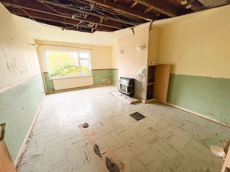 Property photo 3 of 9 Photo 8