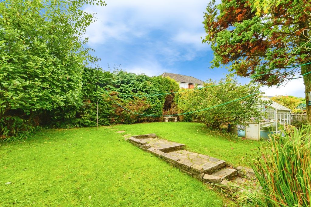 Property photo 2 of 17 Photo