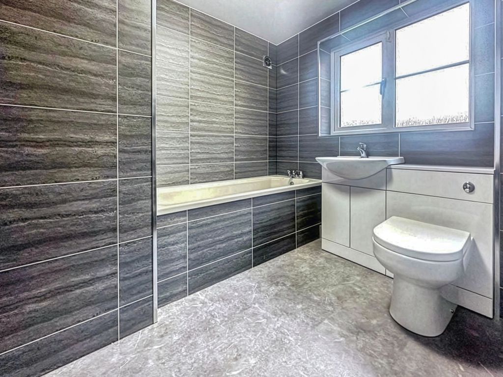 Property photo 2 of 14 Bathroon