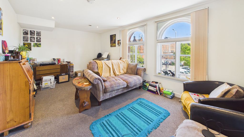 Property photo 2 of 12 5093424