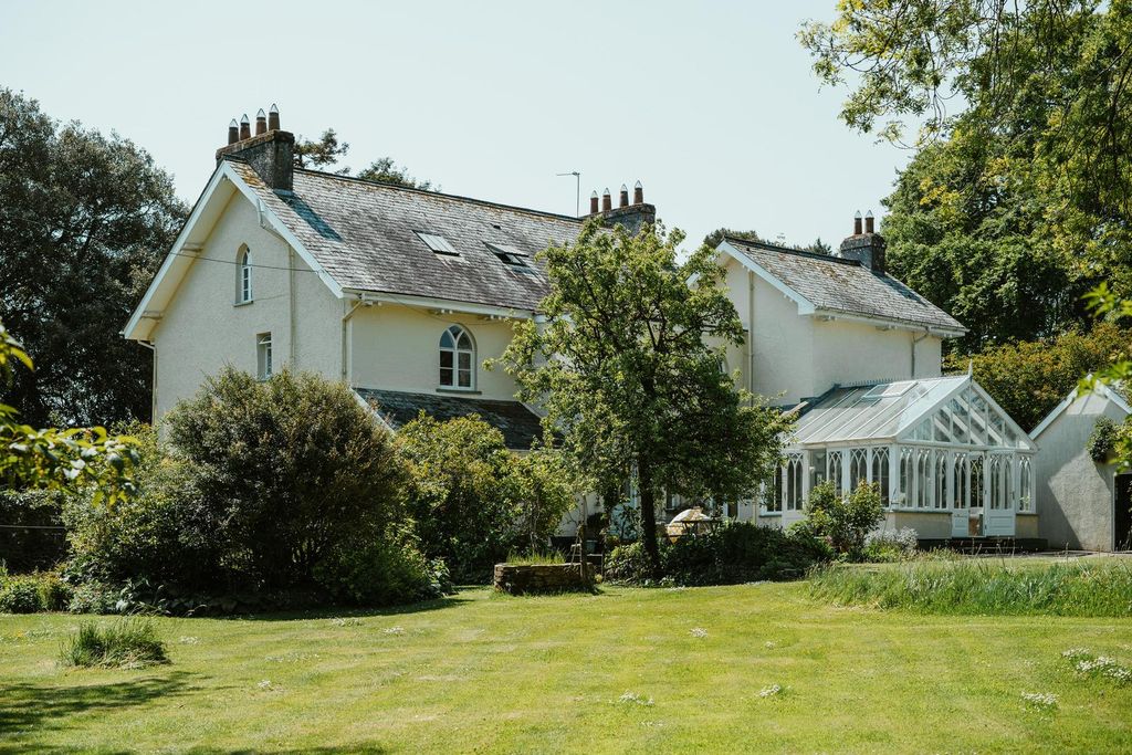 Property photo 3 of 38
