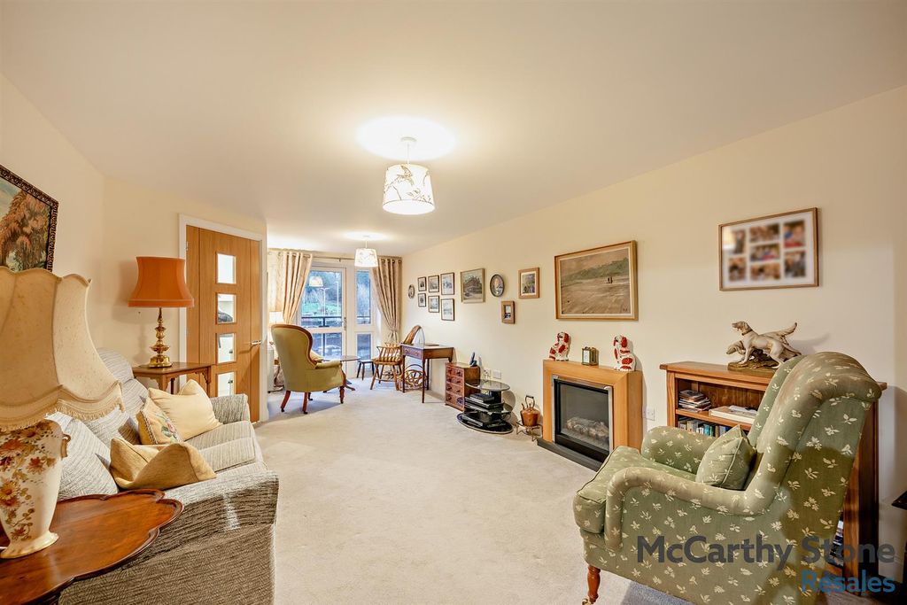 Property photo 3 of 26 8673424-Interior13-800.Jpg