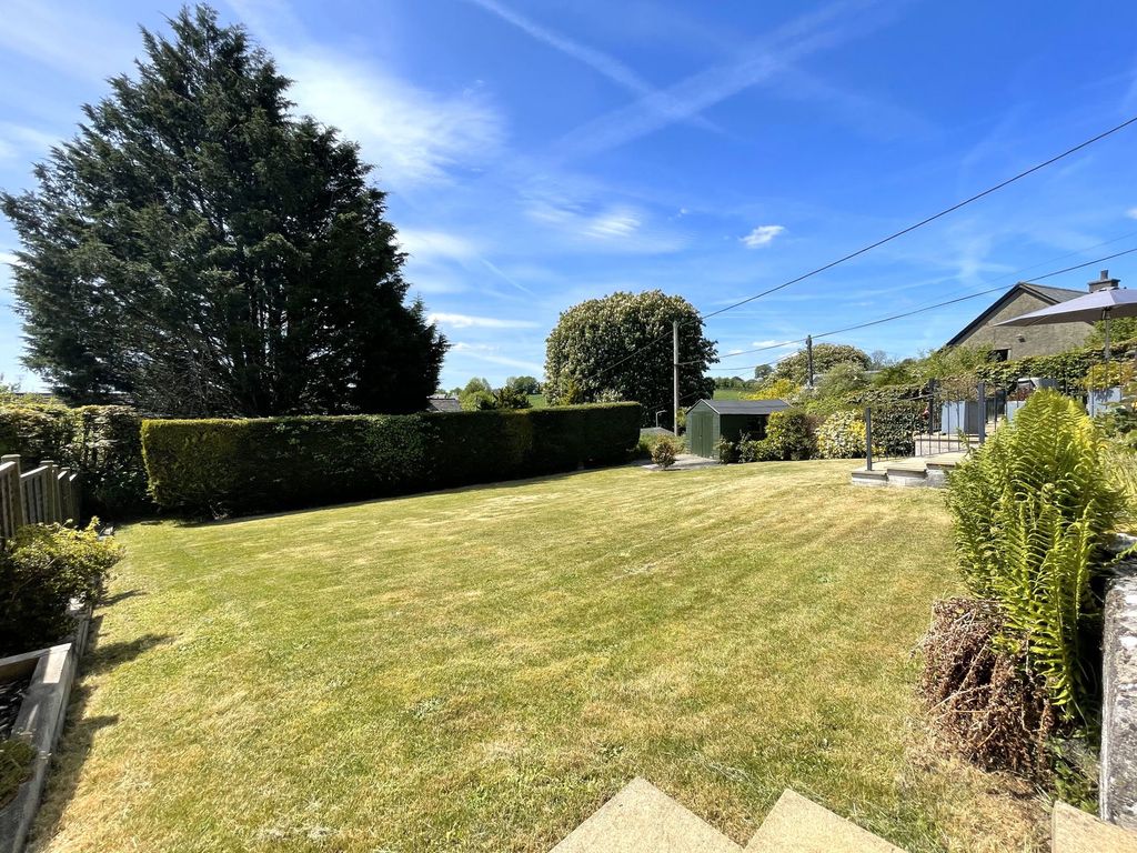 Property photo 2 of 24