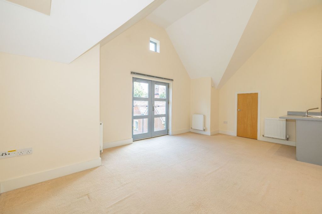 Property photo 2 of 22 Picture No. 28