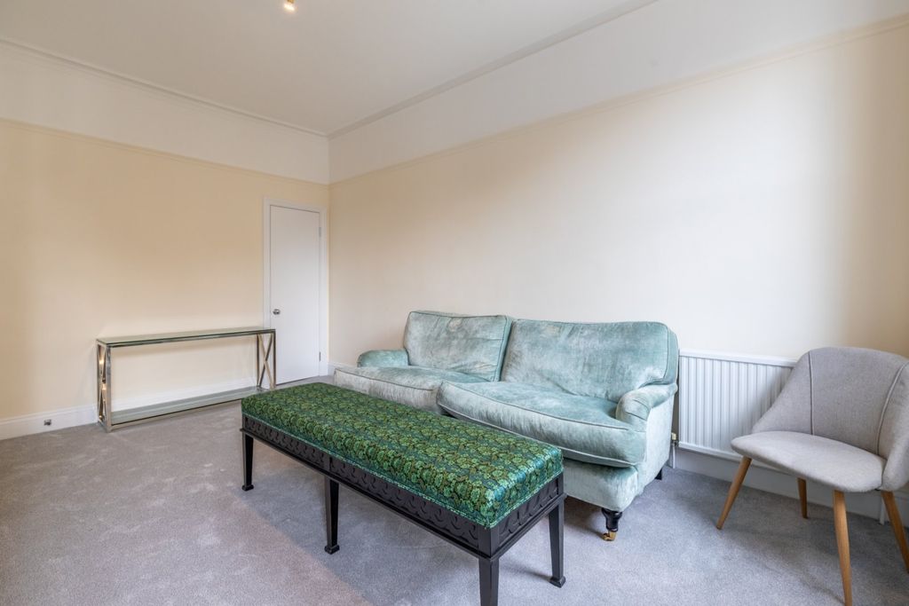 Property photo 3 of 24 Picture No. 18