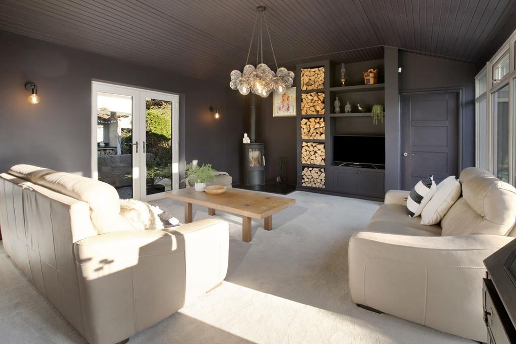 Property photo 3 of 27