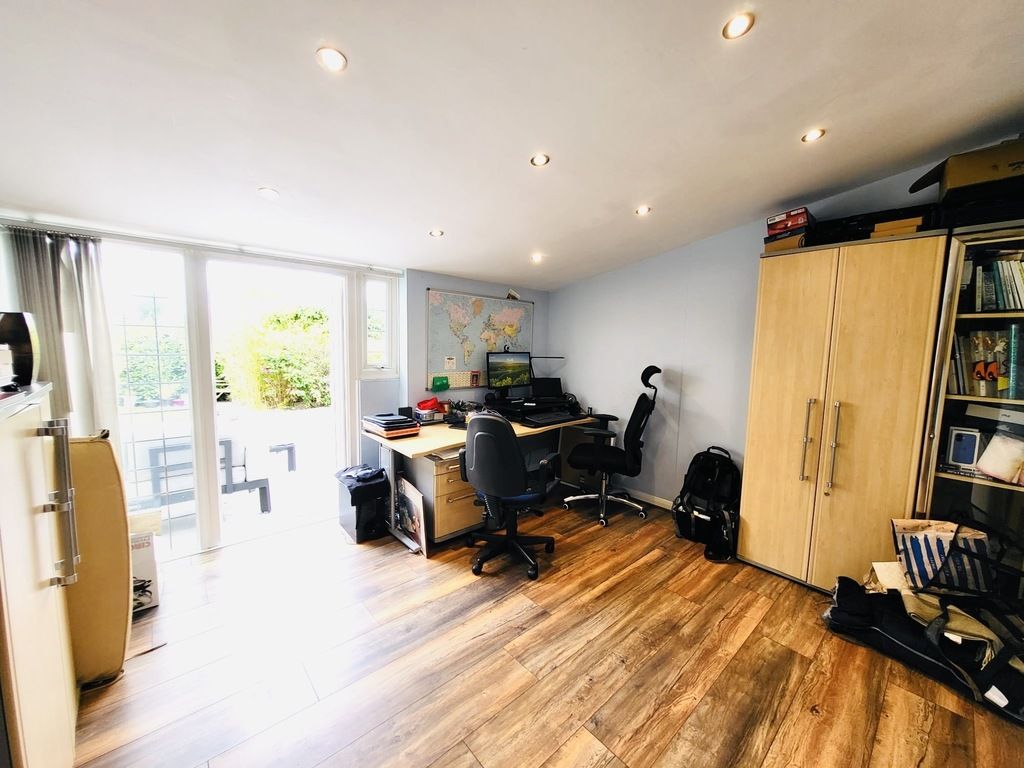 Additional image 11 of 5 bed detached house for saleHazel Gardens, Edgware HA8