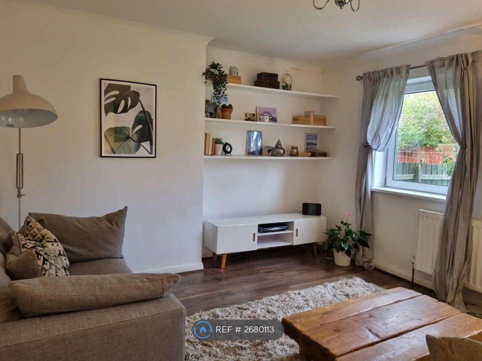 Property photo 2 of 30 Living Room