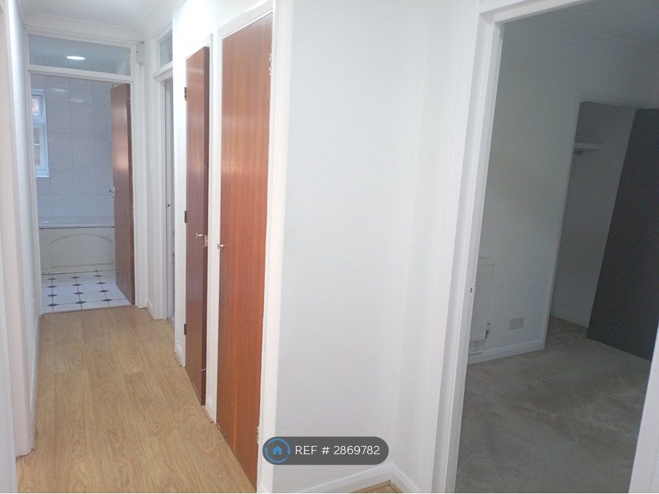 Property photo 2 of 15 Hallway