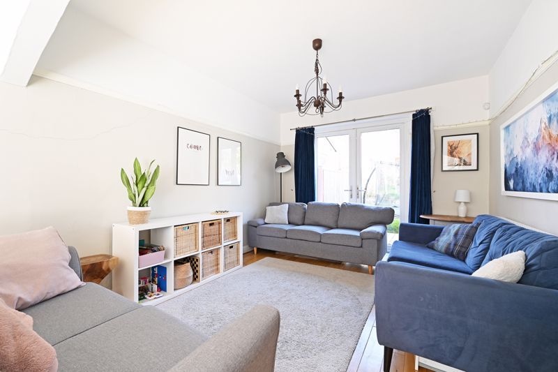 Property photo 2 of 29 Lounge