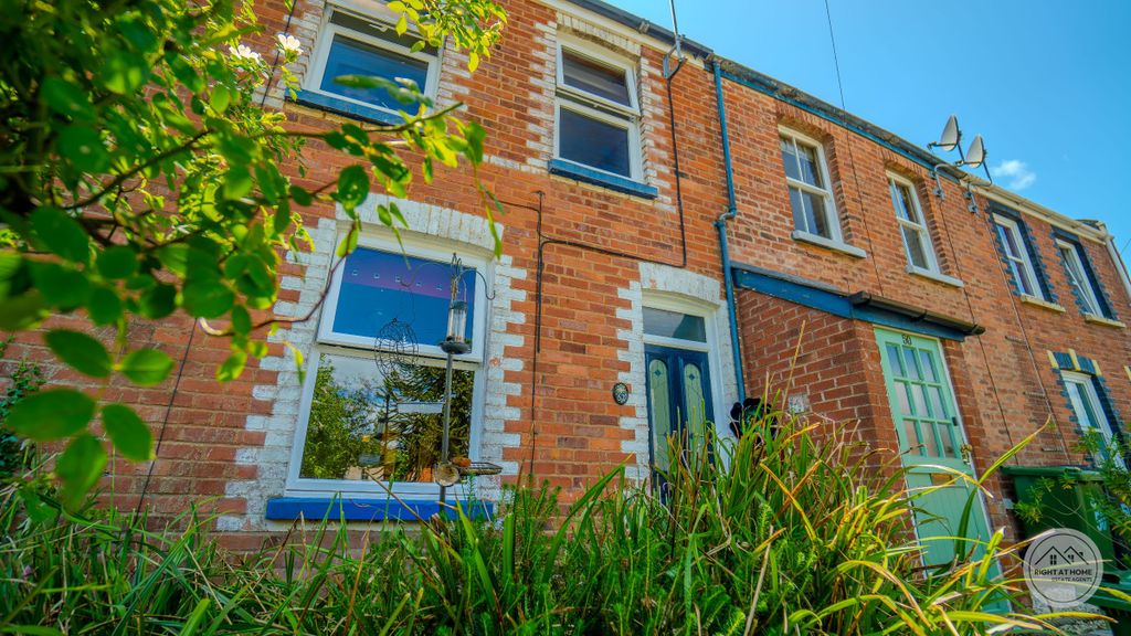 Property photo 2 of 21