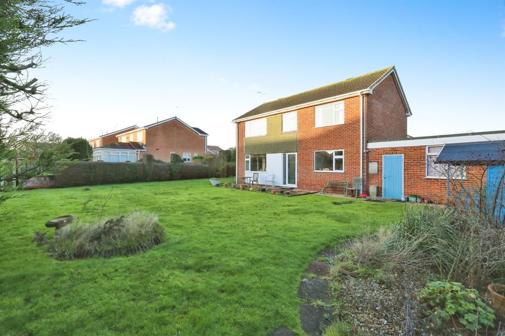 Property photo 2 of 18