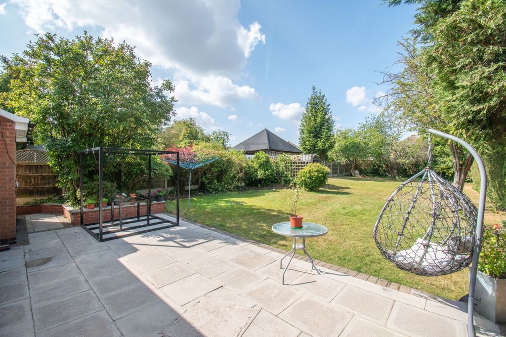 Property photo 3 of 17