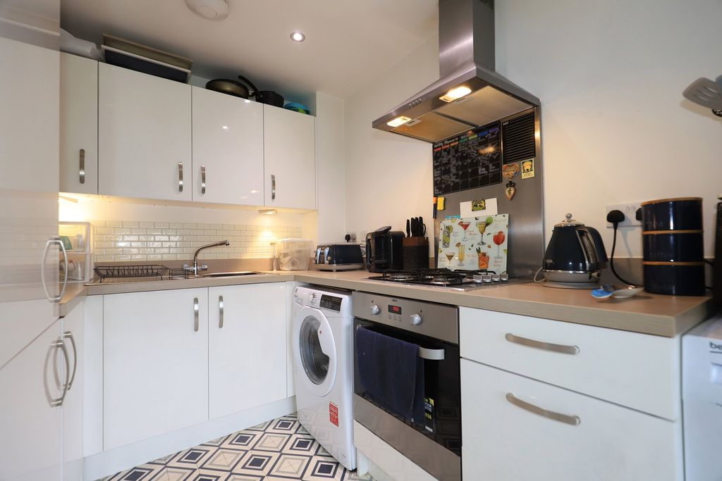 Property photo 3 of 24