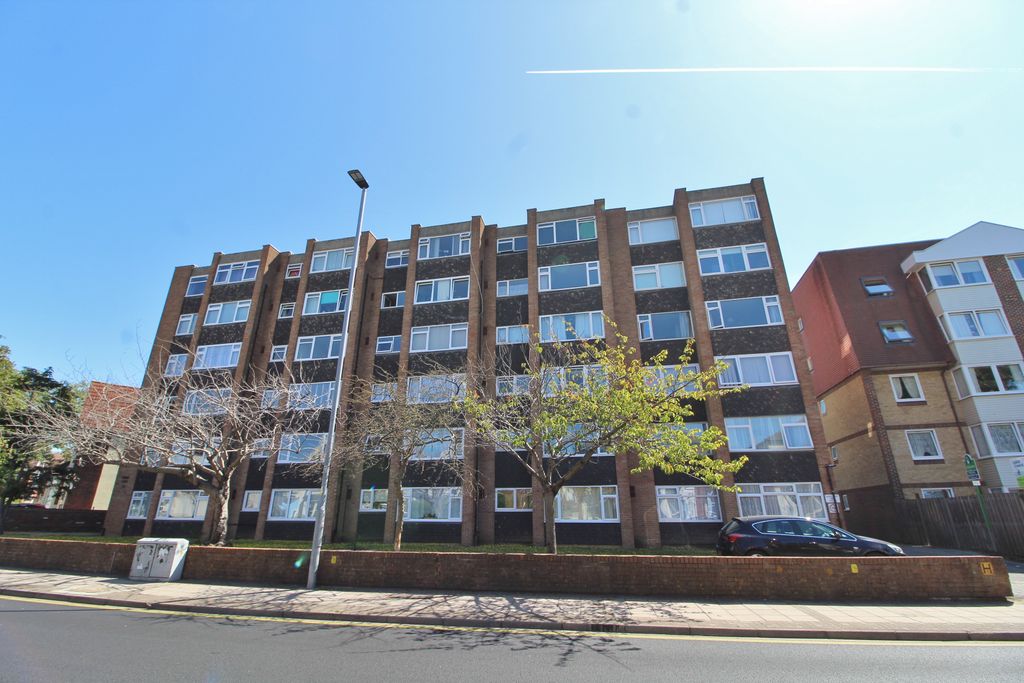 Property photo 1 of 8