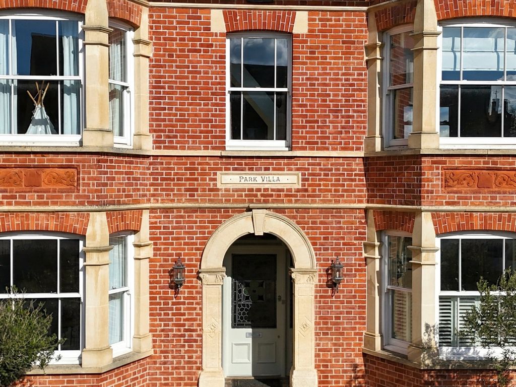 Property photo 3 of 45 5570722