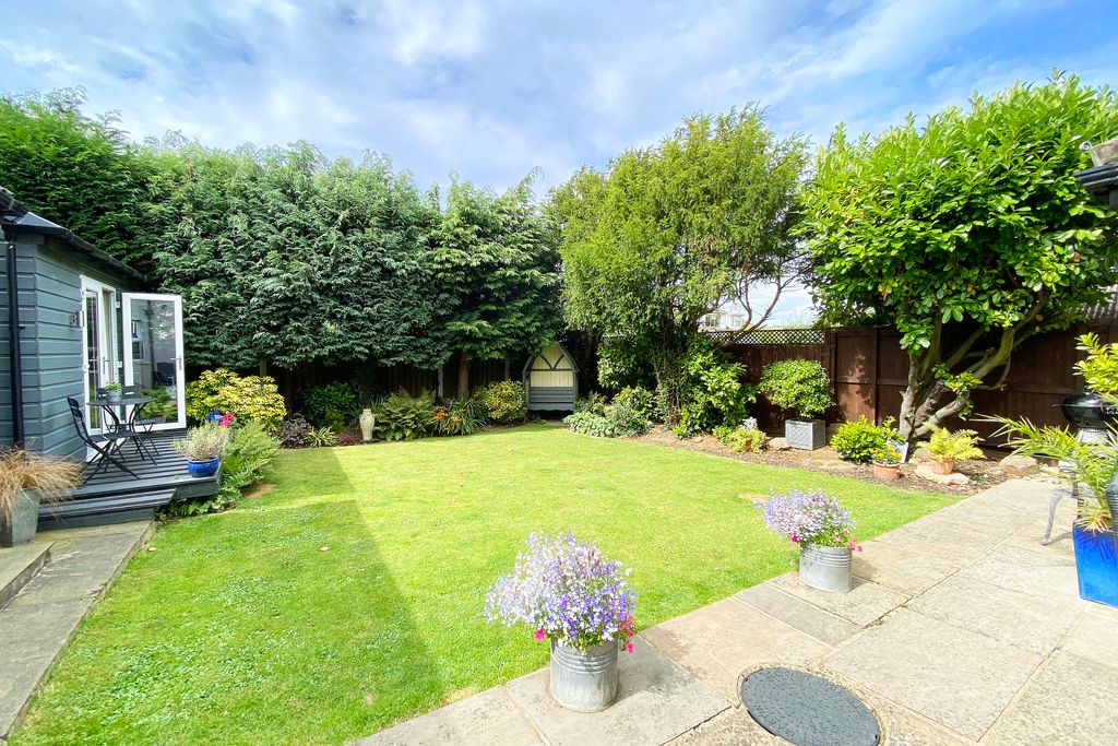 Property photo 2 of 31