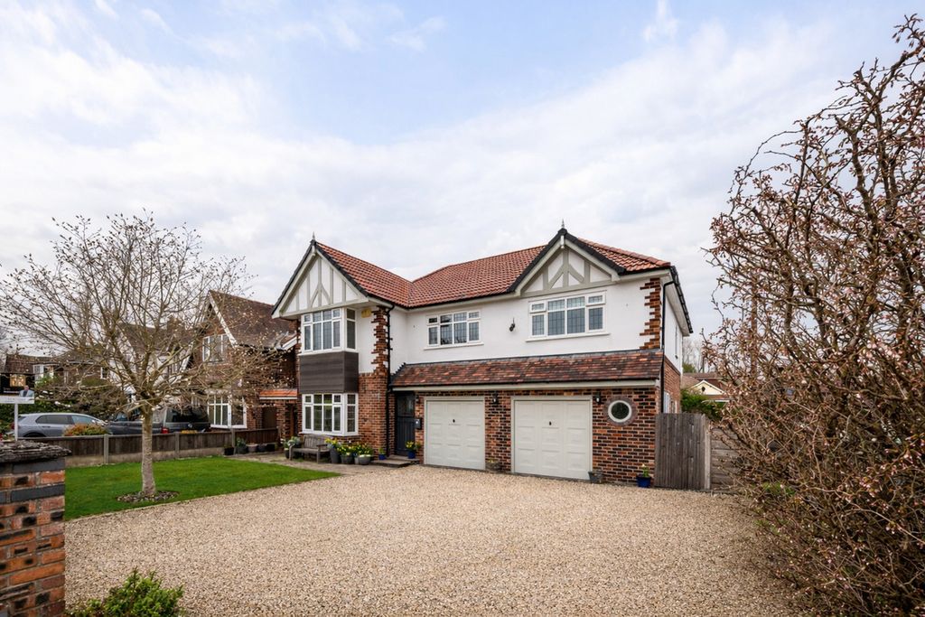 Property photo 2 of 34