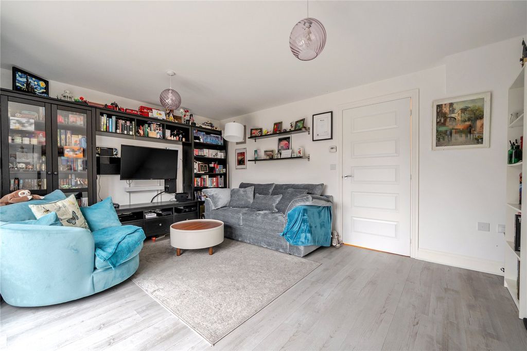 Property photo 2 of 16 Picture No. 08