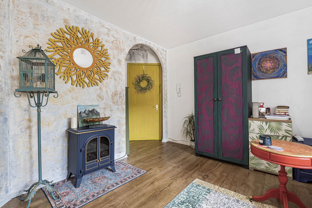 Property photo 2 of 7