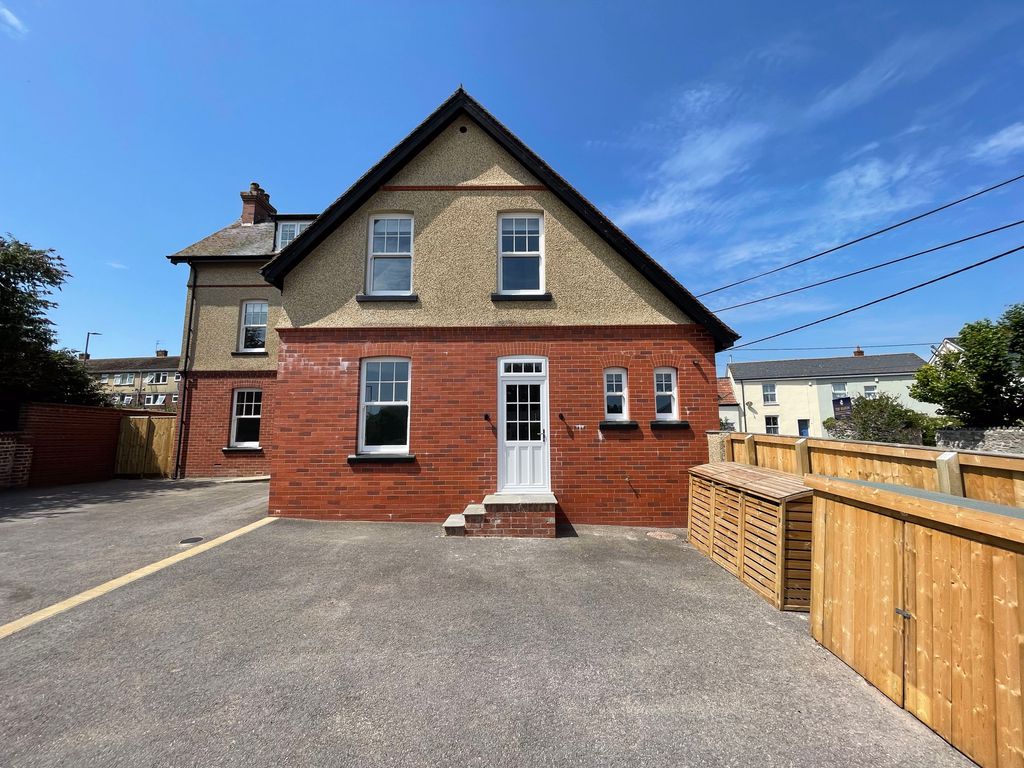 Property photo 1 of 14 Photo 14