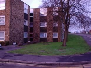 Property photo 1 of 24 2 Bed Apartment, Hoddesdon