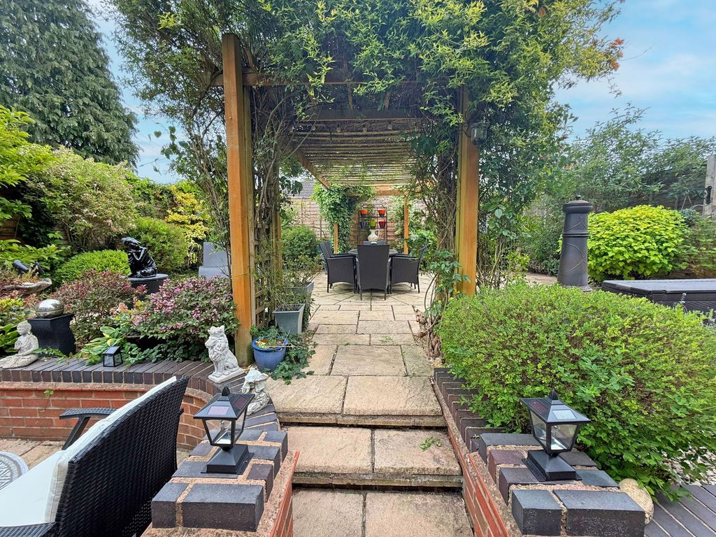 Property photo 3 of 37