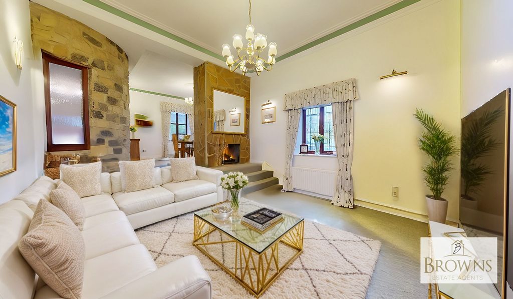 Property photo 1 of 34 3122750