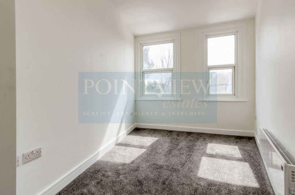 Property photo 1 of 6 Photo 4