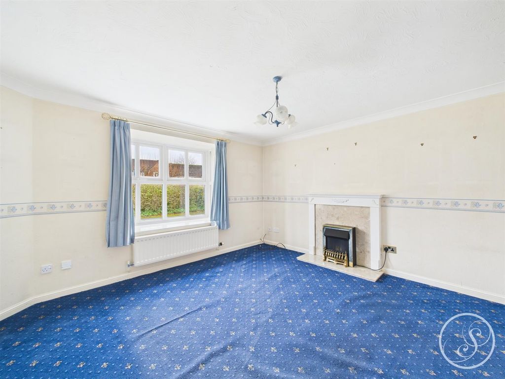 Property photo 2 of 20 Living Room/Diner