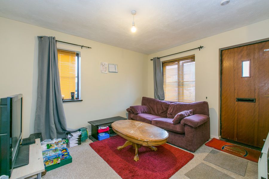 Property photo 3 of 5 951272E7-3B6c-4d5F-8