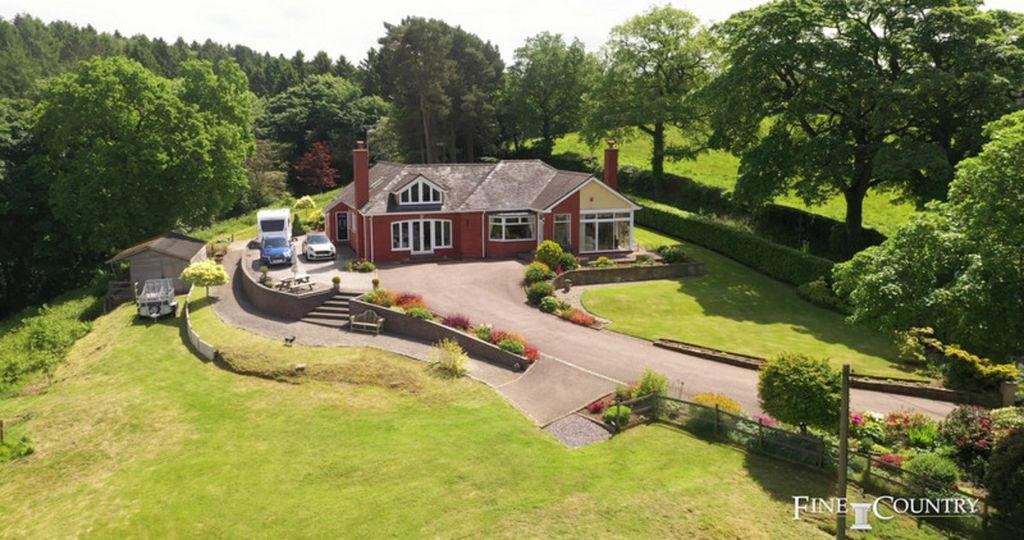 Property photo 1 of 40