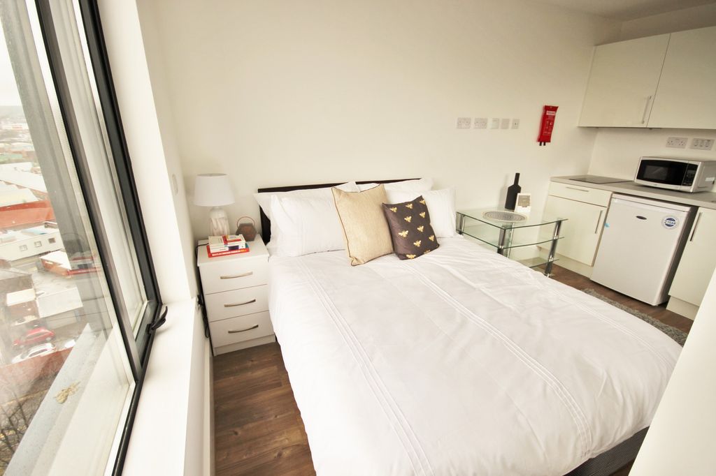 Property photo 2 of 6