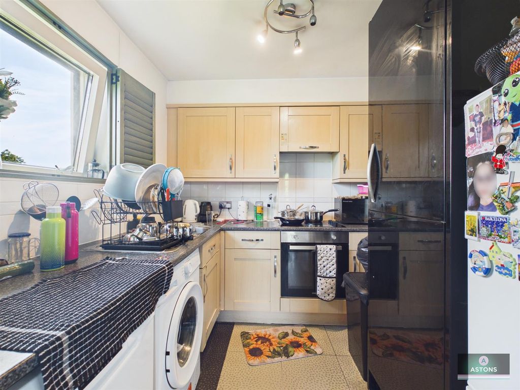 Property photo 3 of 9 Cam02067G0-Pr0281-Still002.Jpg